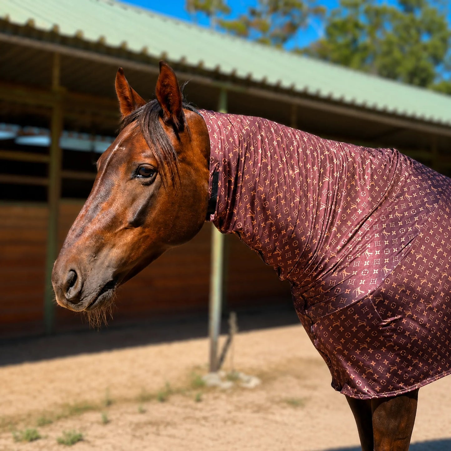 LV faceless full body sleazy horse left neck view